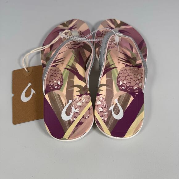 NWT OluKai Ho'opio Hau Beach Sandals Slip-on Silver/Pineapple Women Size 5 - Picture 4 of 6